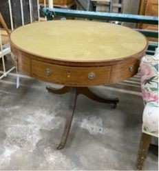 A George IV mahogany drum table, diameter 91cm, height 67cm